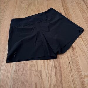 LIKE NEW On Cloud Running 5” Running Shorts Women’s XL Black